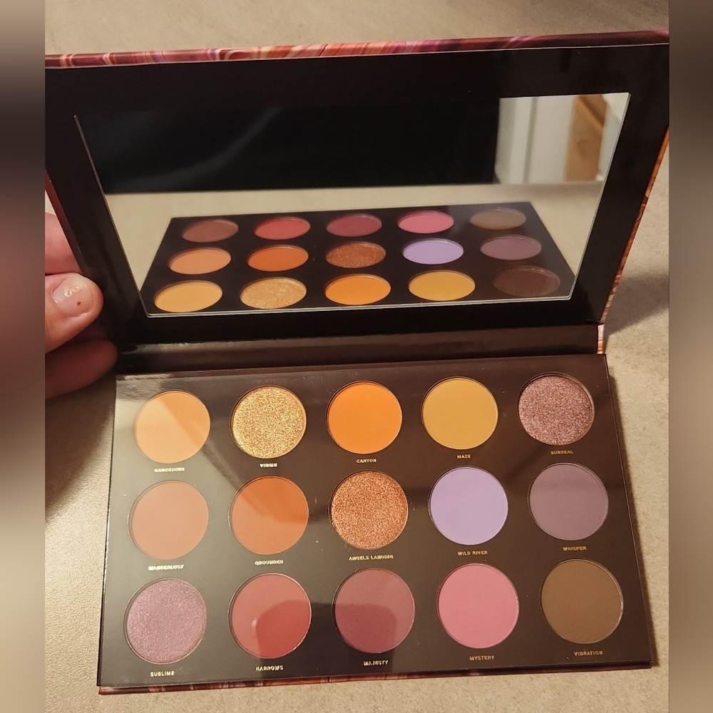 NIB authentic Hipdot Zion palette